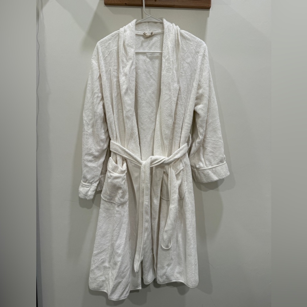 Kyte Living White Bathrobe